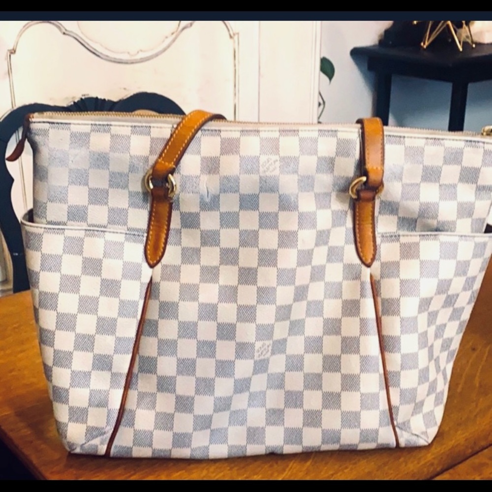 Authentic Louis Vuitton Damier Azur Totally MM